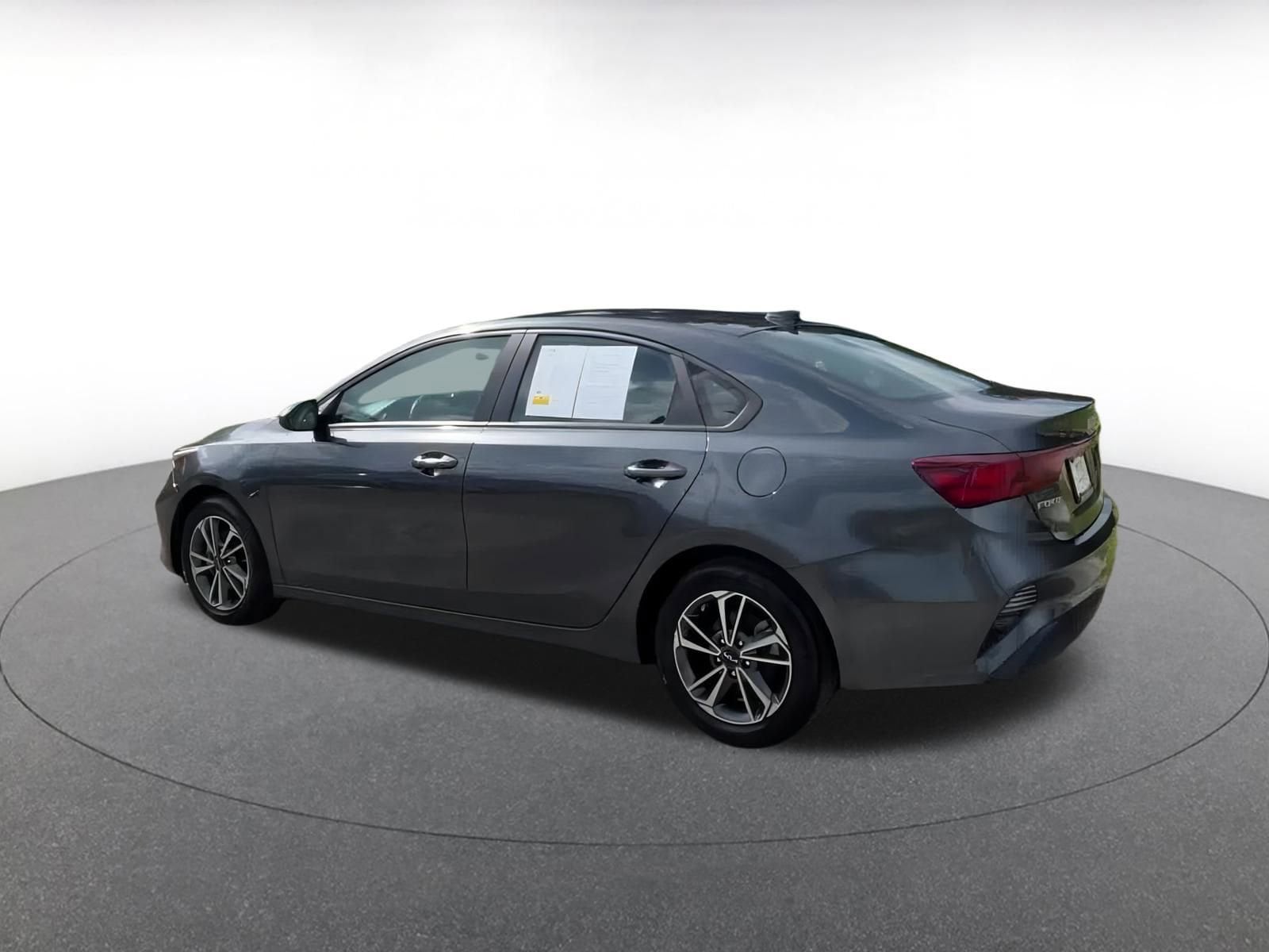 Thumbnail: 2023 Kia Forte - 8