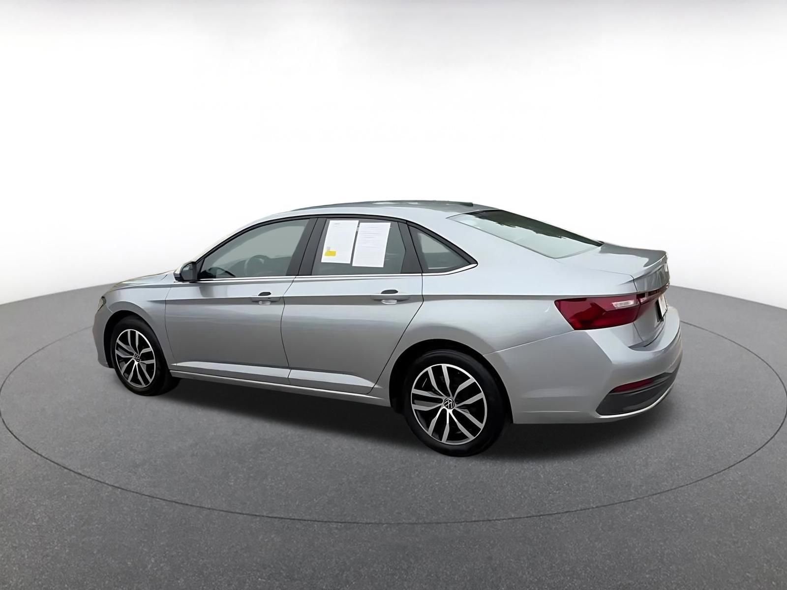 Thumbnail: 2025 Volkswagen Jetta - 10