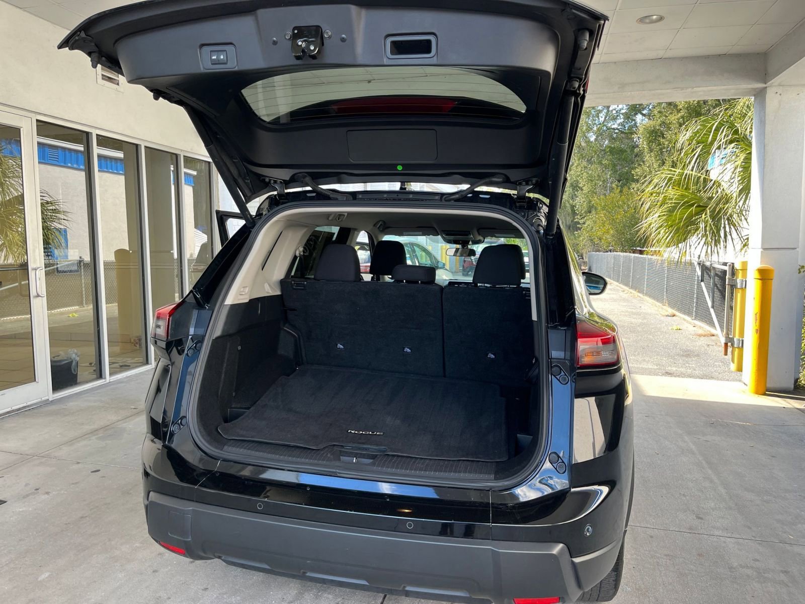 Thumbnail: 2025 Nissan Rogue - 32