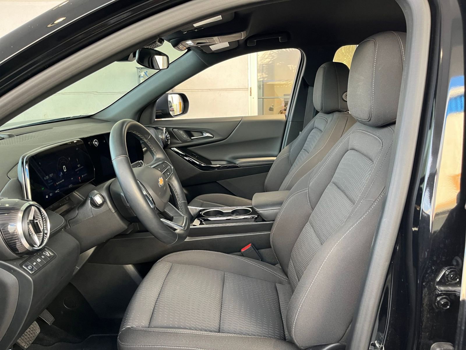 Thumbnail: 2025 Chevrolet Equinox - 27