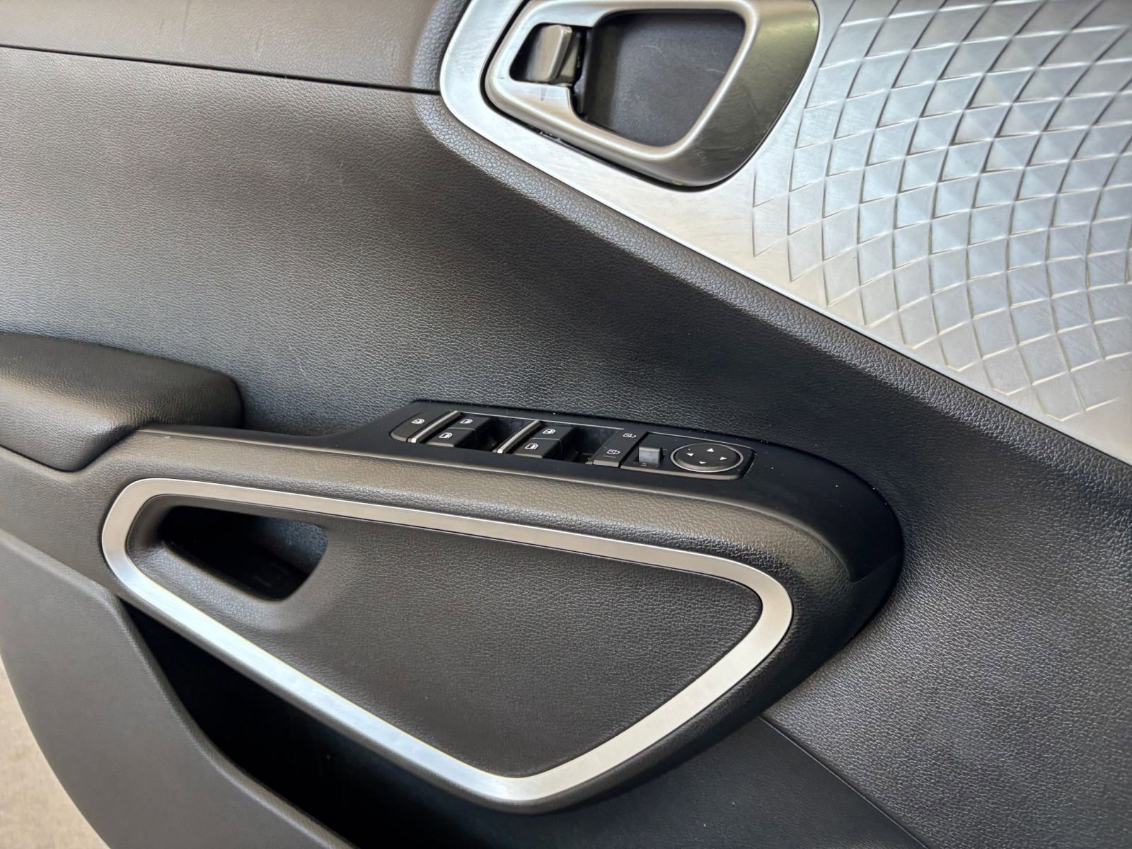 Thumbnail: 2025 Kia Soul - 18