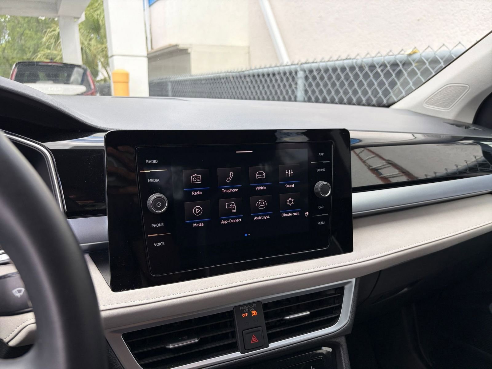 Thumbnail: 2025 Volkswagen Taos - 20