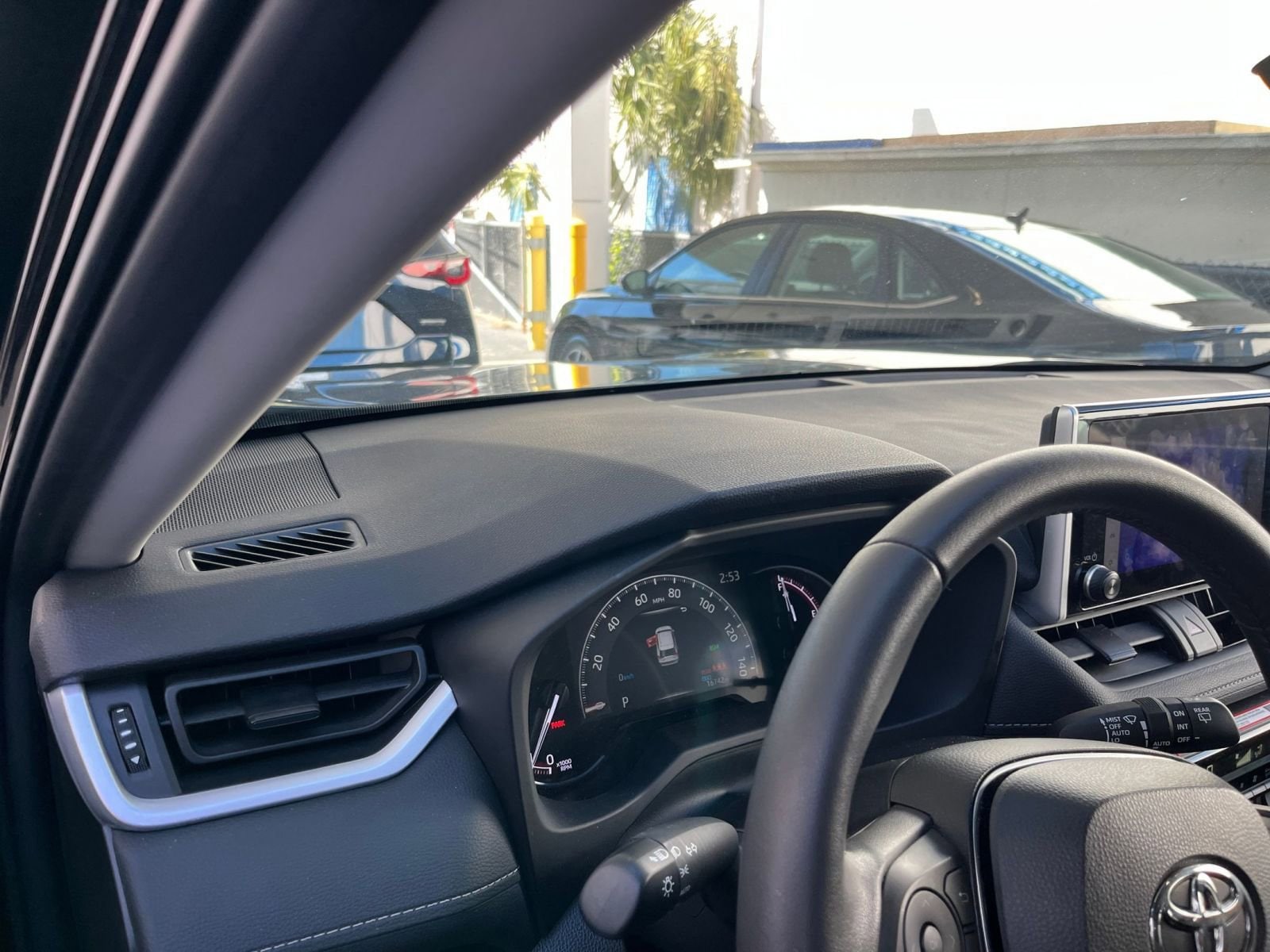 Thumbnail: 2025 Toyota RAV4 - 34