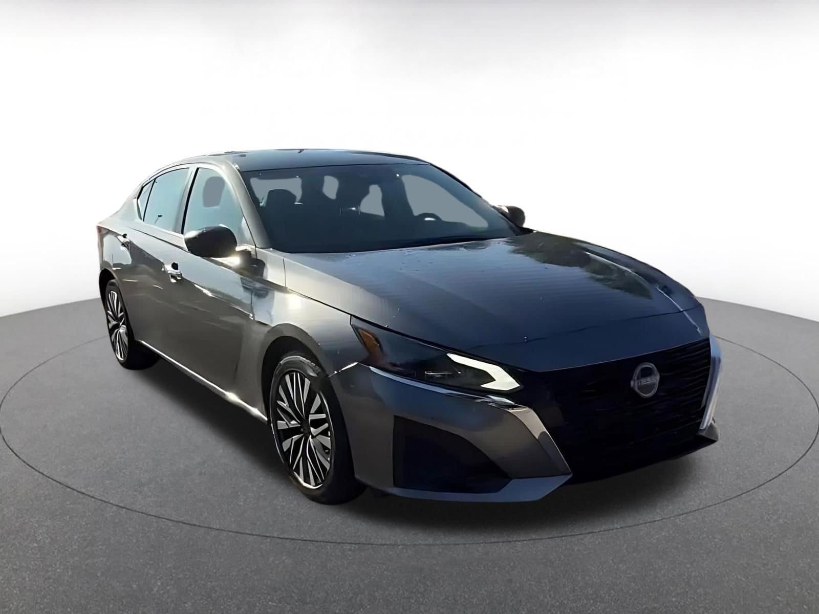 Thumbnail: 2025 Nissan Altima - 3