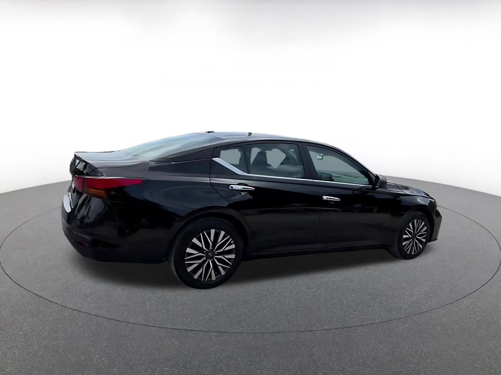 Thumbnail: 2025 Nissan Altima - 15