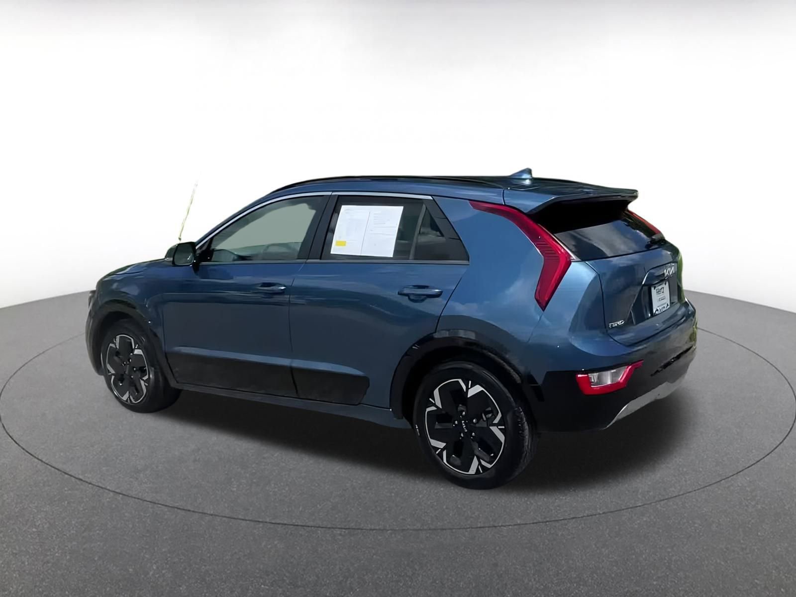 Thumbnail: 2023 Kia Niro - 10