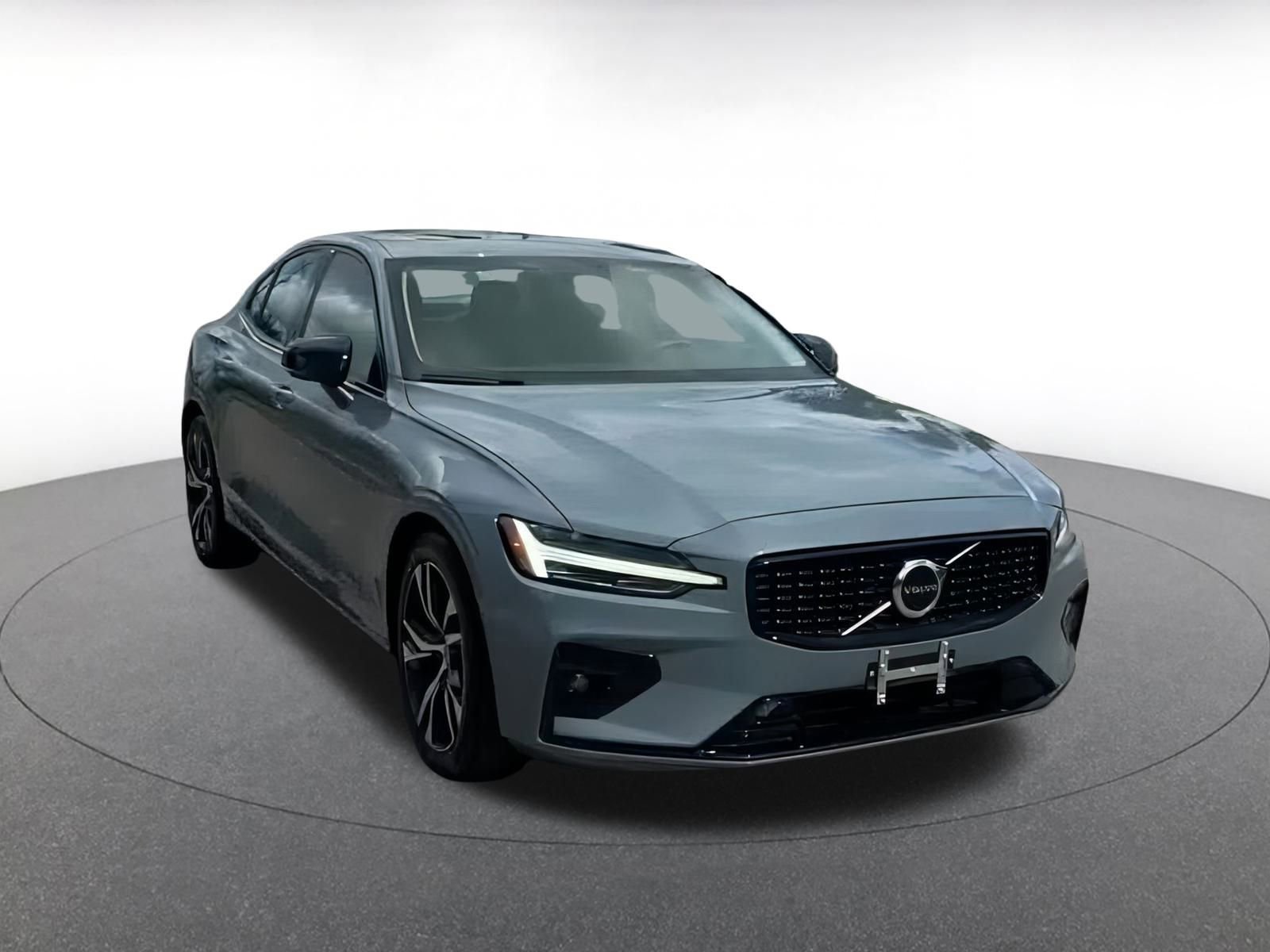 Thumbnail: 2024 Volvo S60 - 3