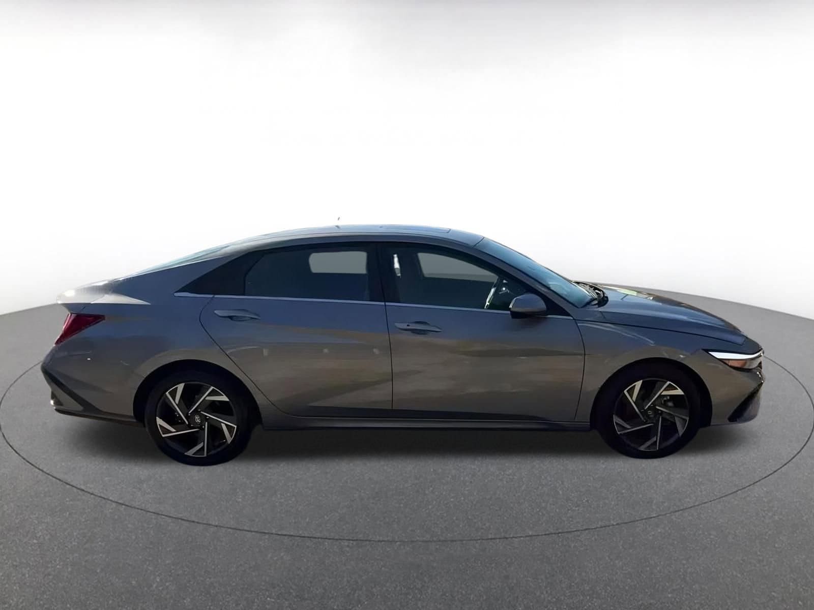 Thumbnail: 2025 Hyundai Elantra - 16