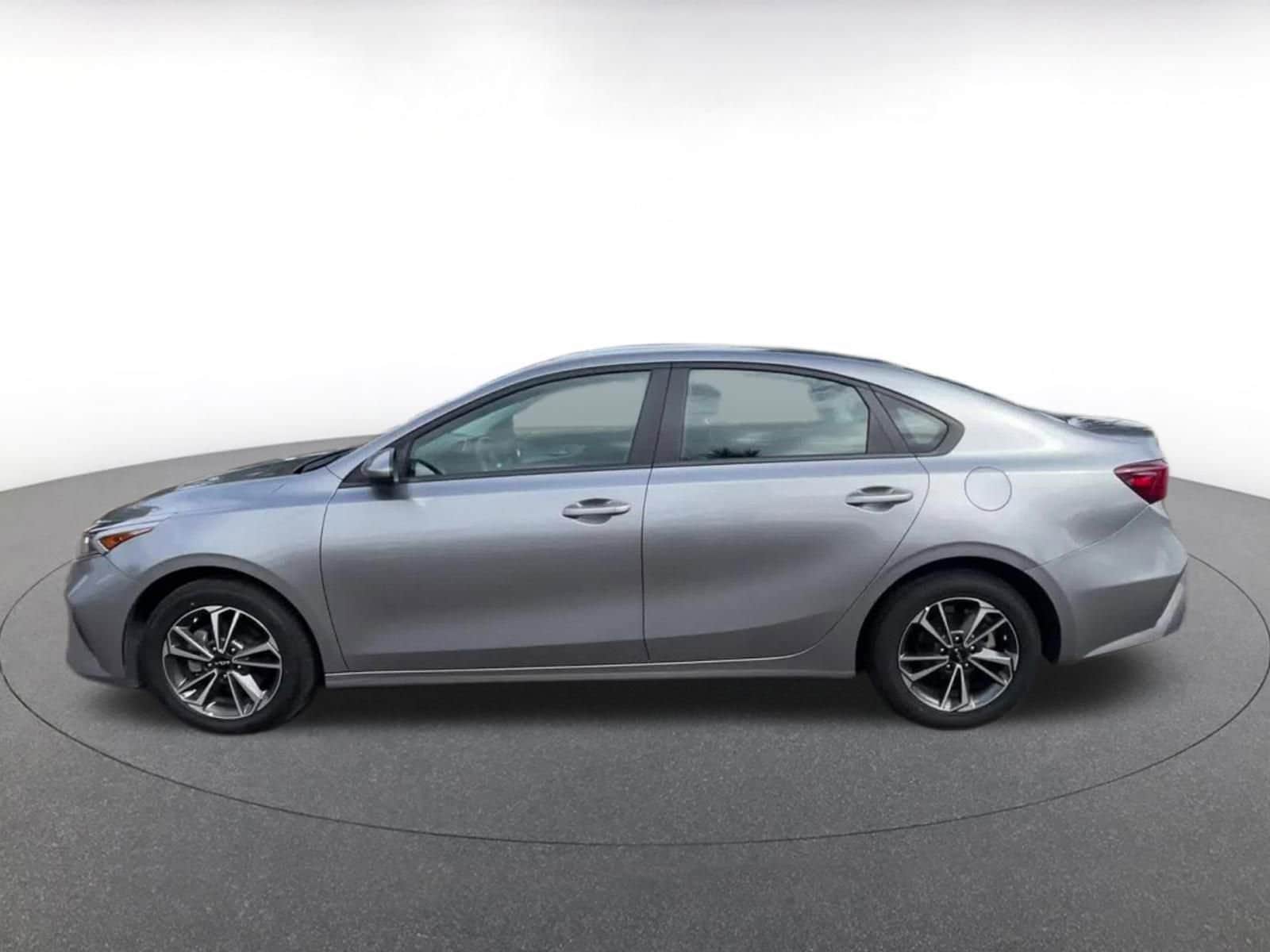 Thumbnail: 2024 Kia Forte - 10