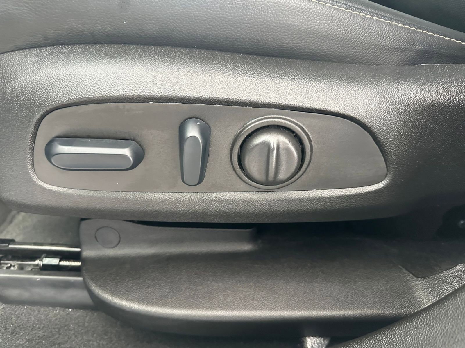 Thumbnail: 2023 GMC Acadia - 23