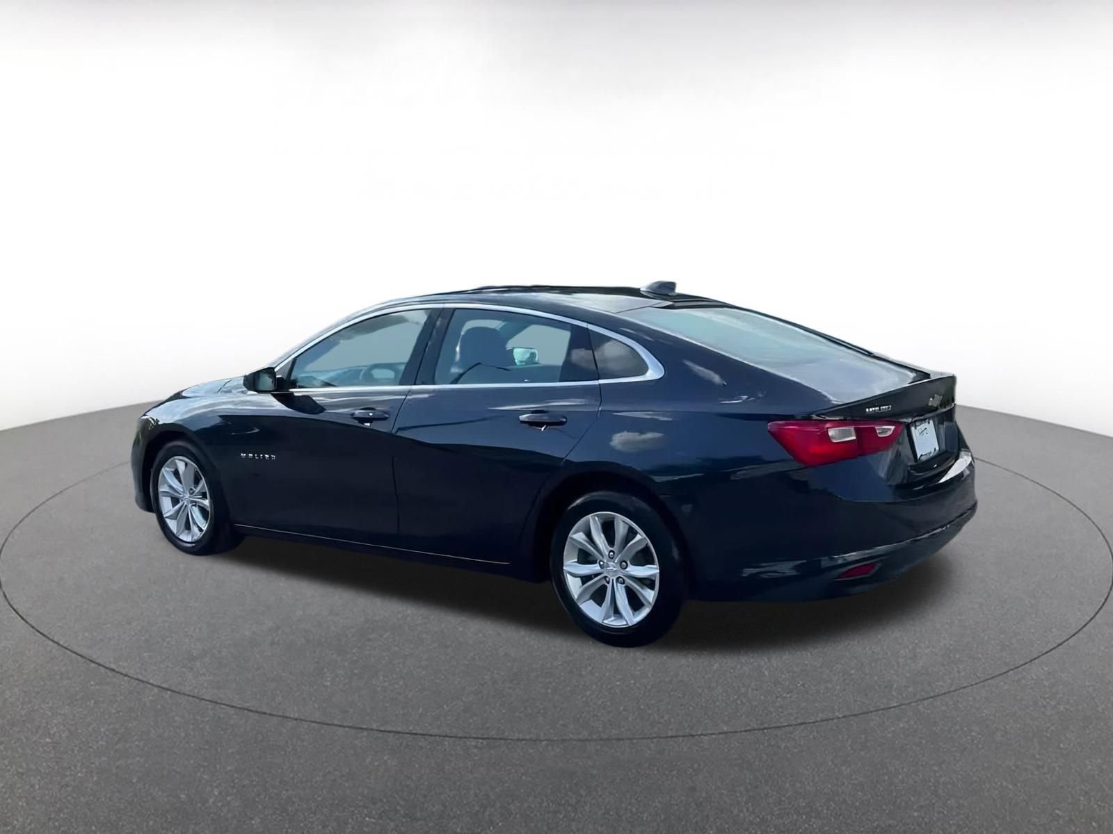 Thumbnail: 2023 Chevrolet Malibu - 10
