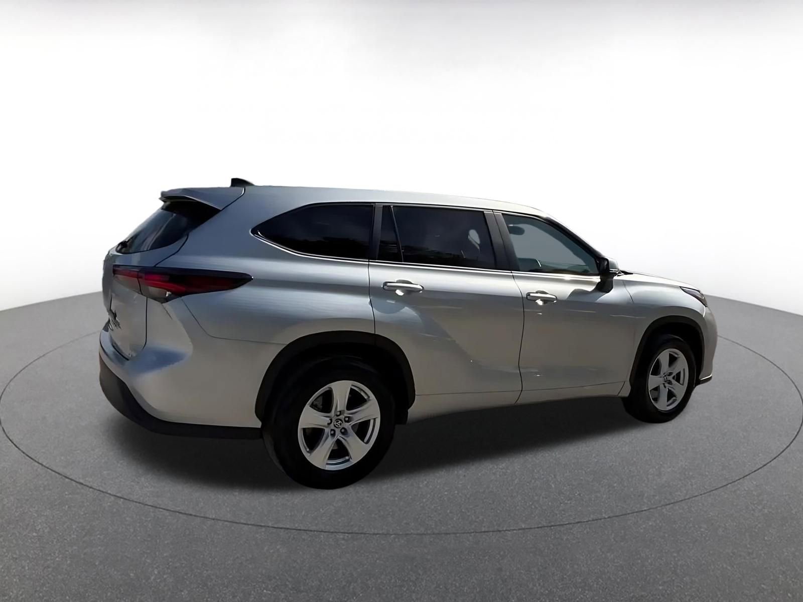 Thumbnail: 2025 Toyota Highlander - 14