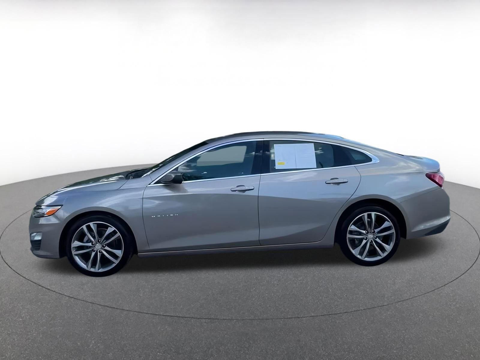 Thumbnail: 2024 Chevrolet Malibu - 9