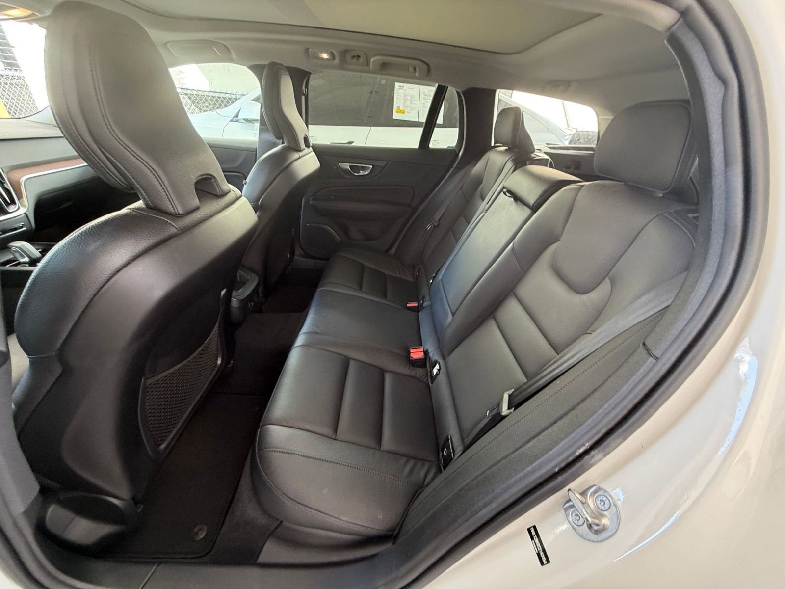 Thumbnail: 2025 Volvo S60 - 25