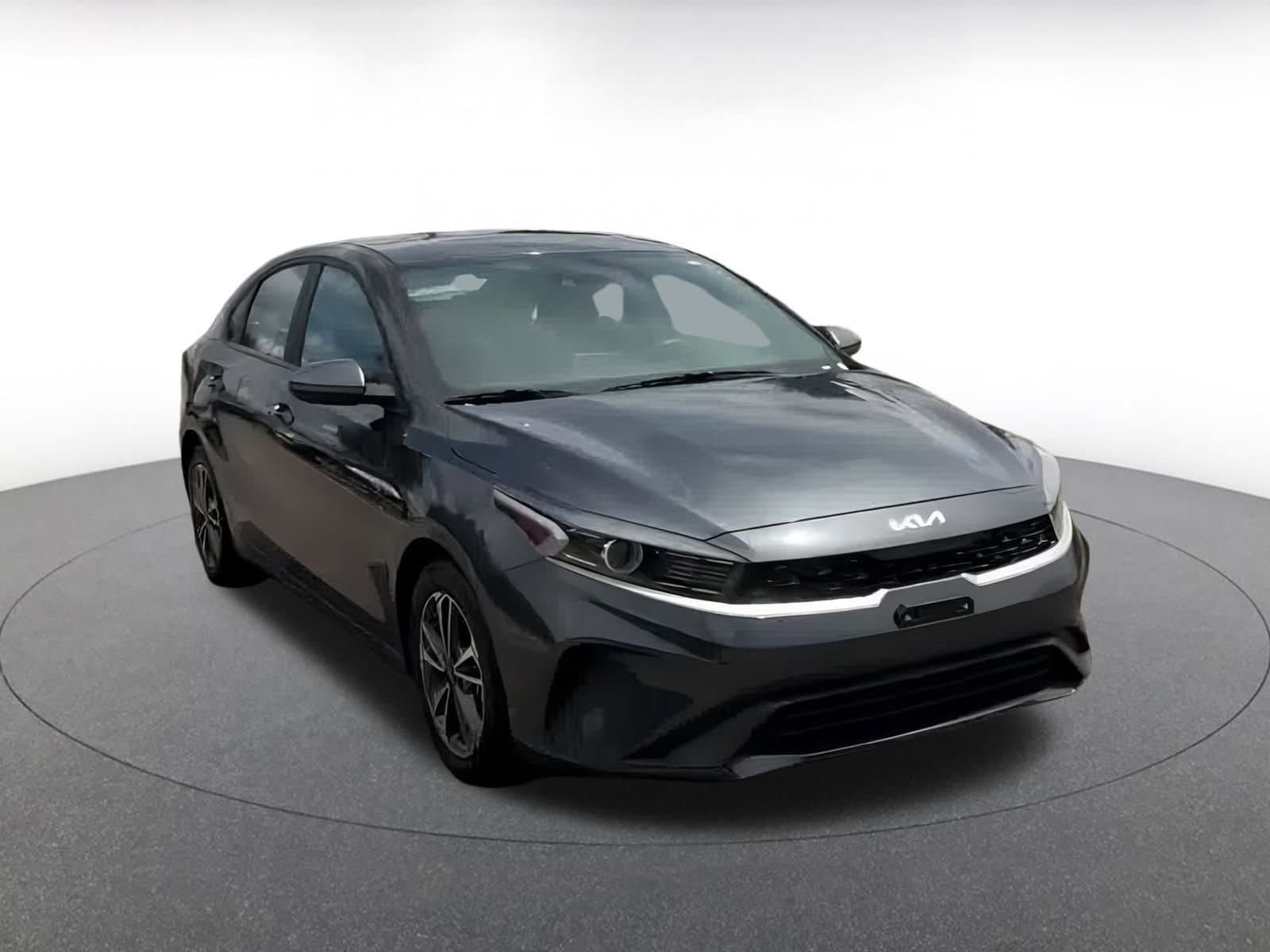 Thumbnail: 2024 Kia Forte - 3