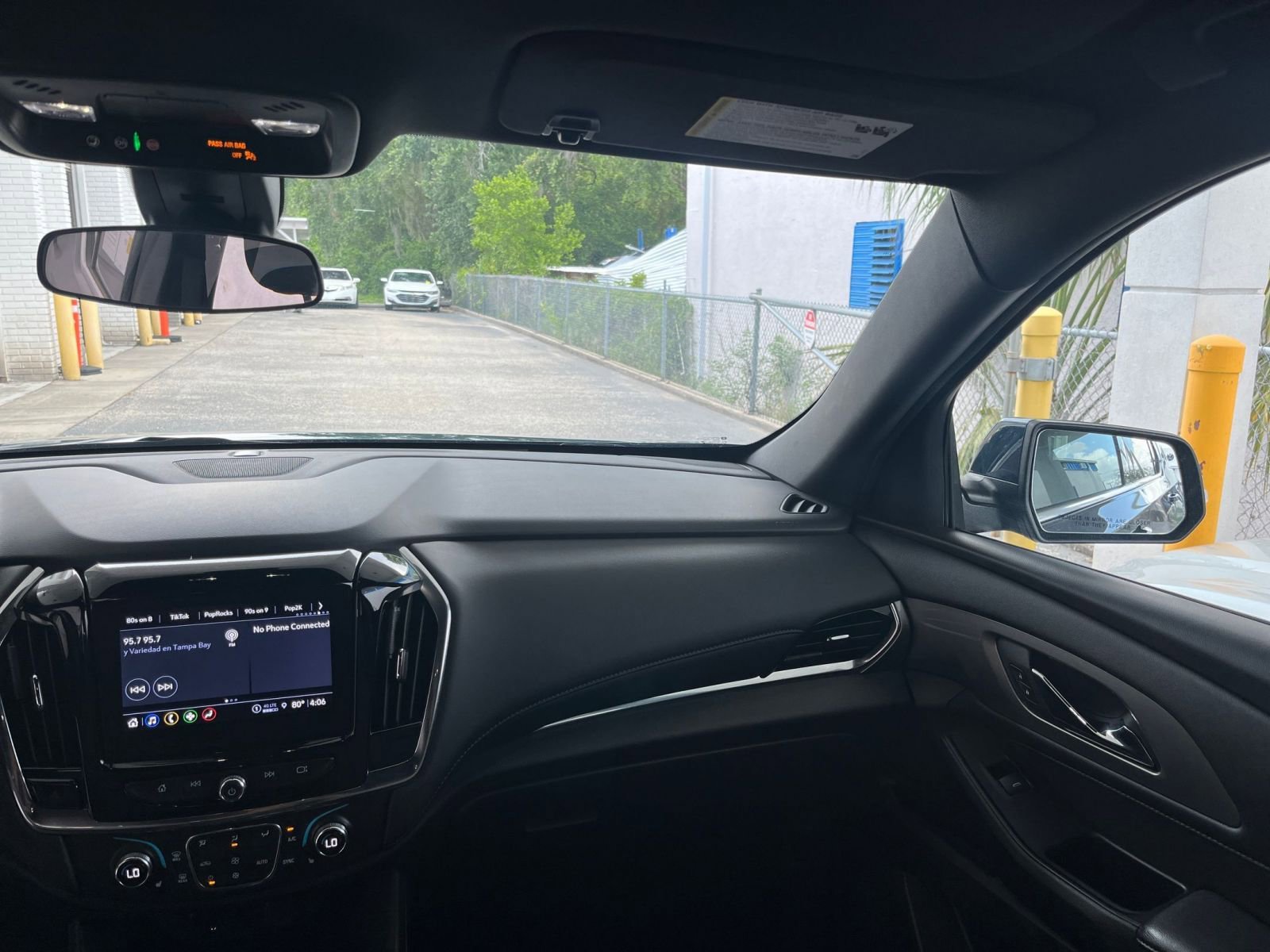 Thumbnail: 2023 Chevrolet Traverse - 35