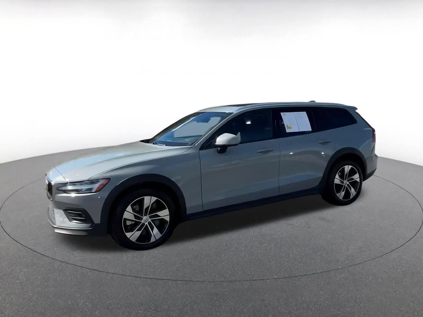 Thumbnail: 2025 Volvo S60 - 7