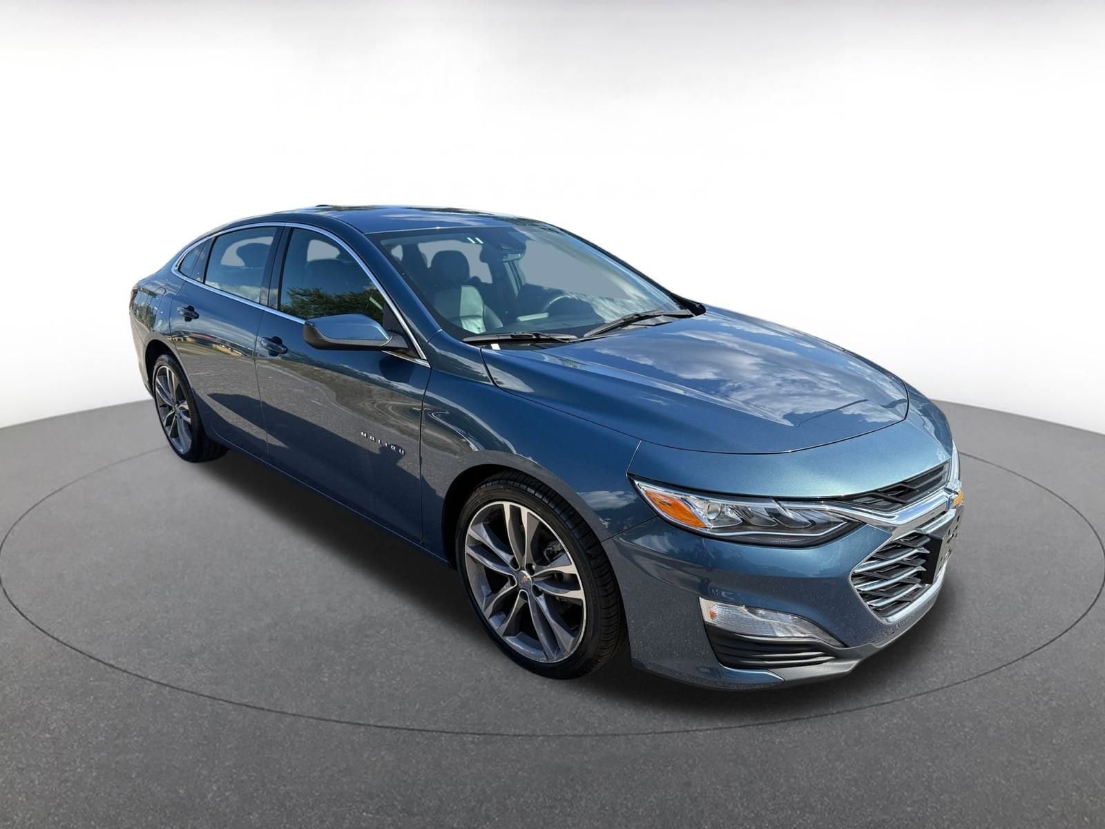 Thumbnail: 2024 Chevrolet Malibu - 1