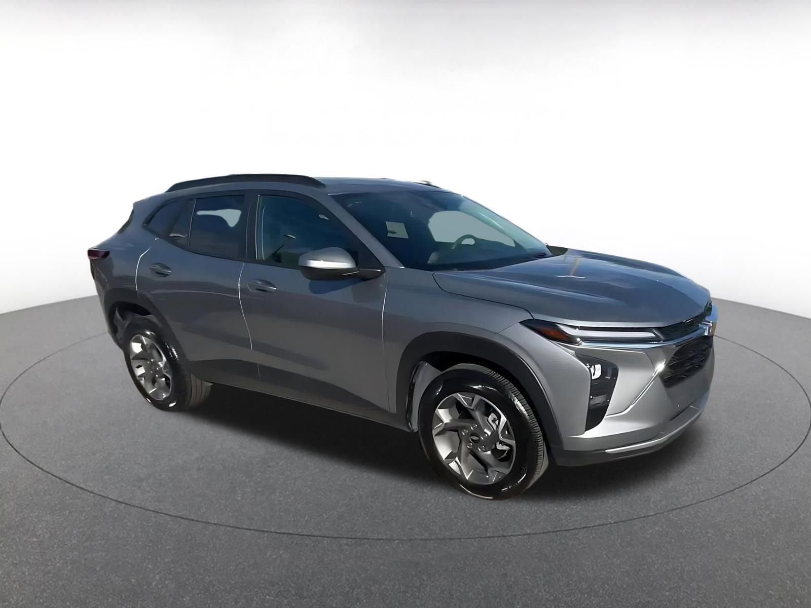 Thumbnail: 2025 Chevrolet Trax - 2