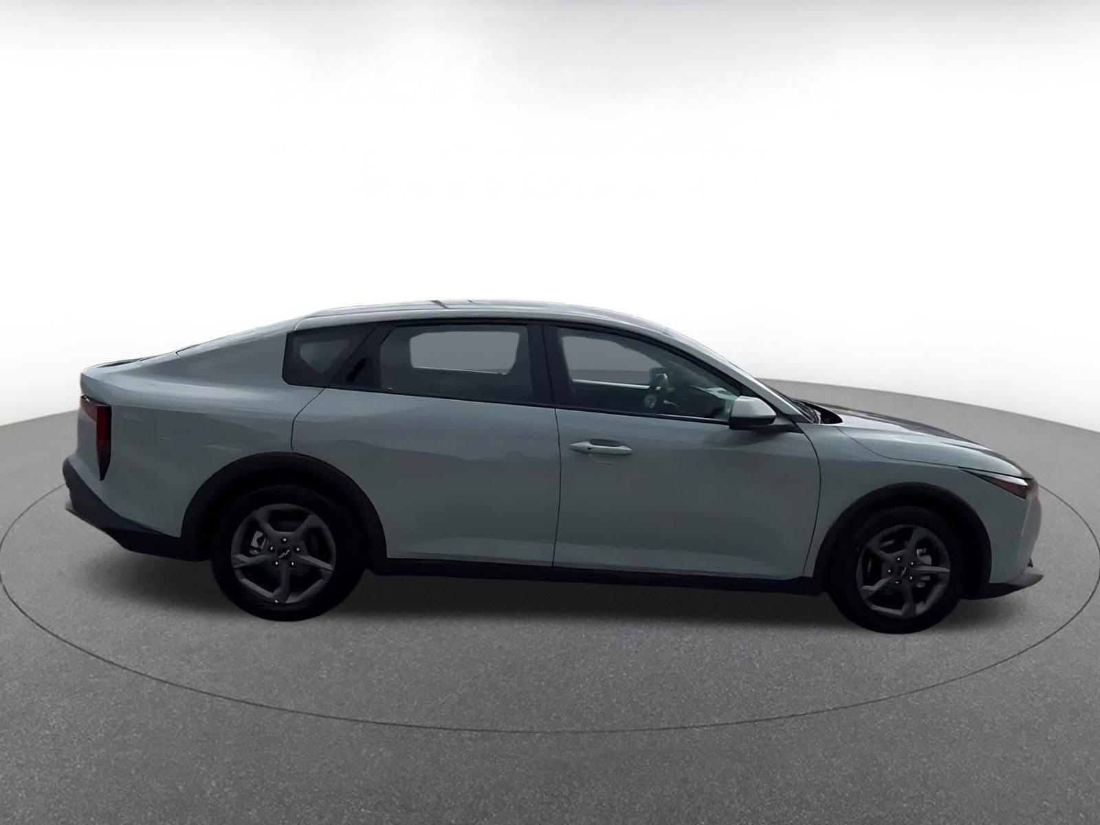 Thumbnail: 2025 Kia K4 - 16