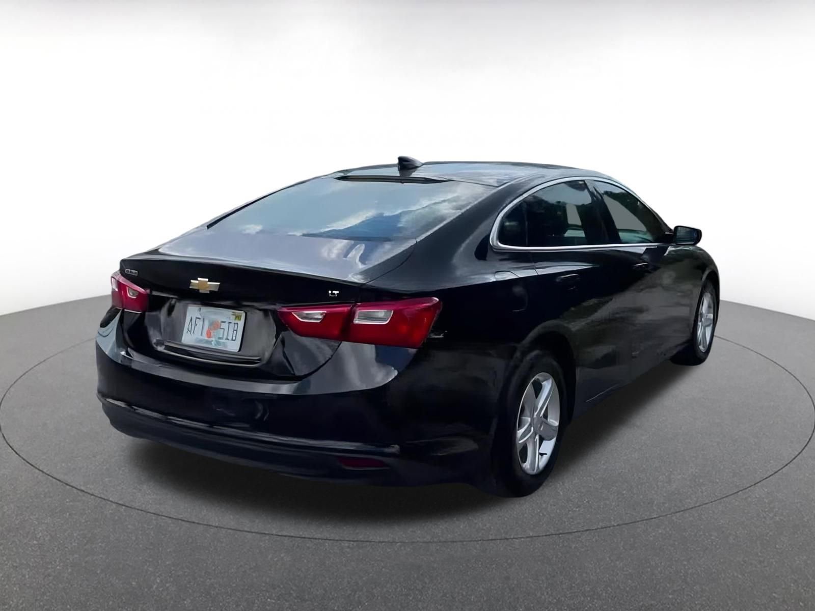 Thumbnail: 2023 Chevrolet Malibu - 15