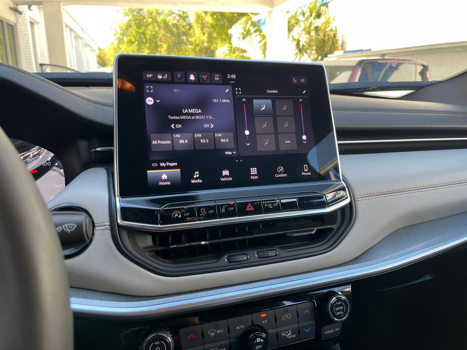 Thumbnail: 2025 Jeep Compass - 17