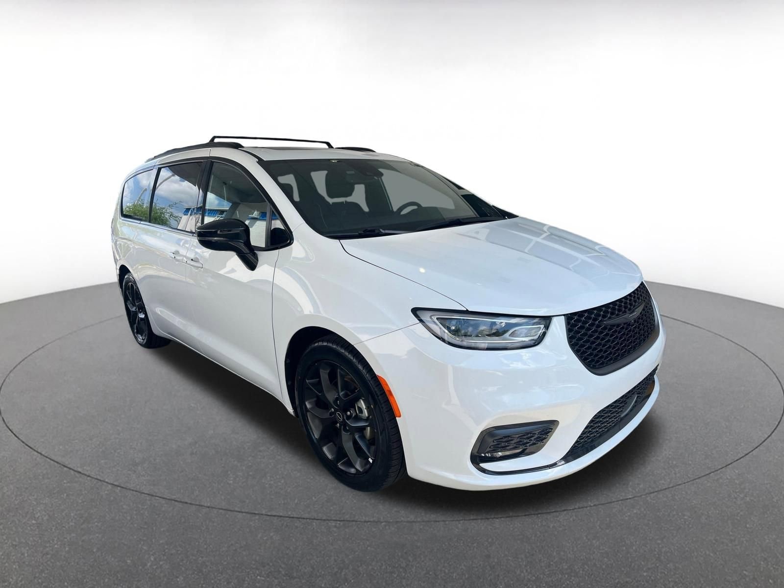 Thumbnail: 2025 Chrysler Pacifica - 1