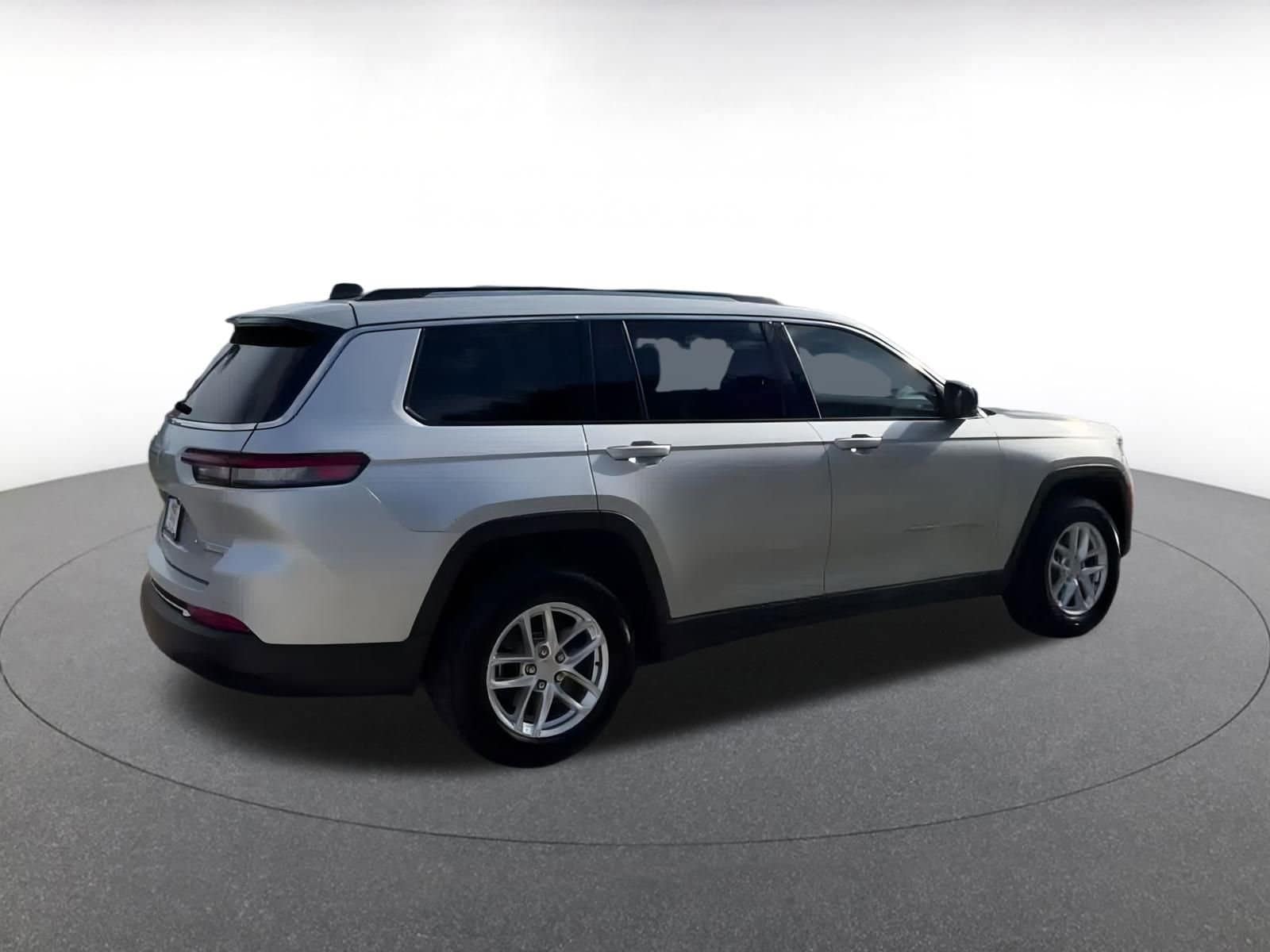Thumbnail: 2023 Jeep Grand Cherokee - 13