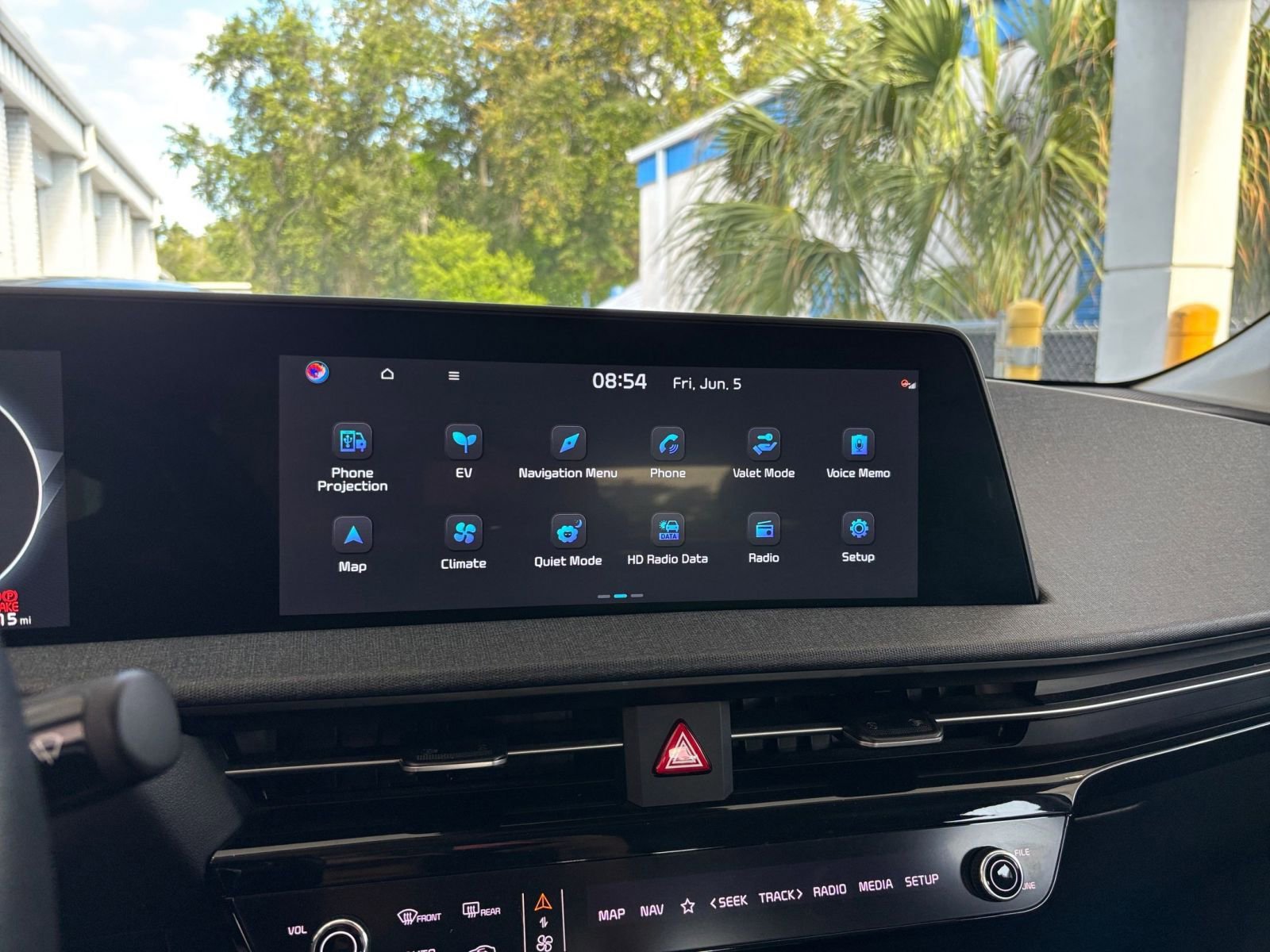 Thumbnail: 2023 Kia EV6 - 31