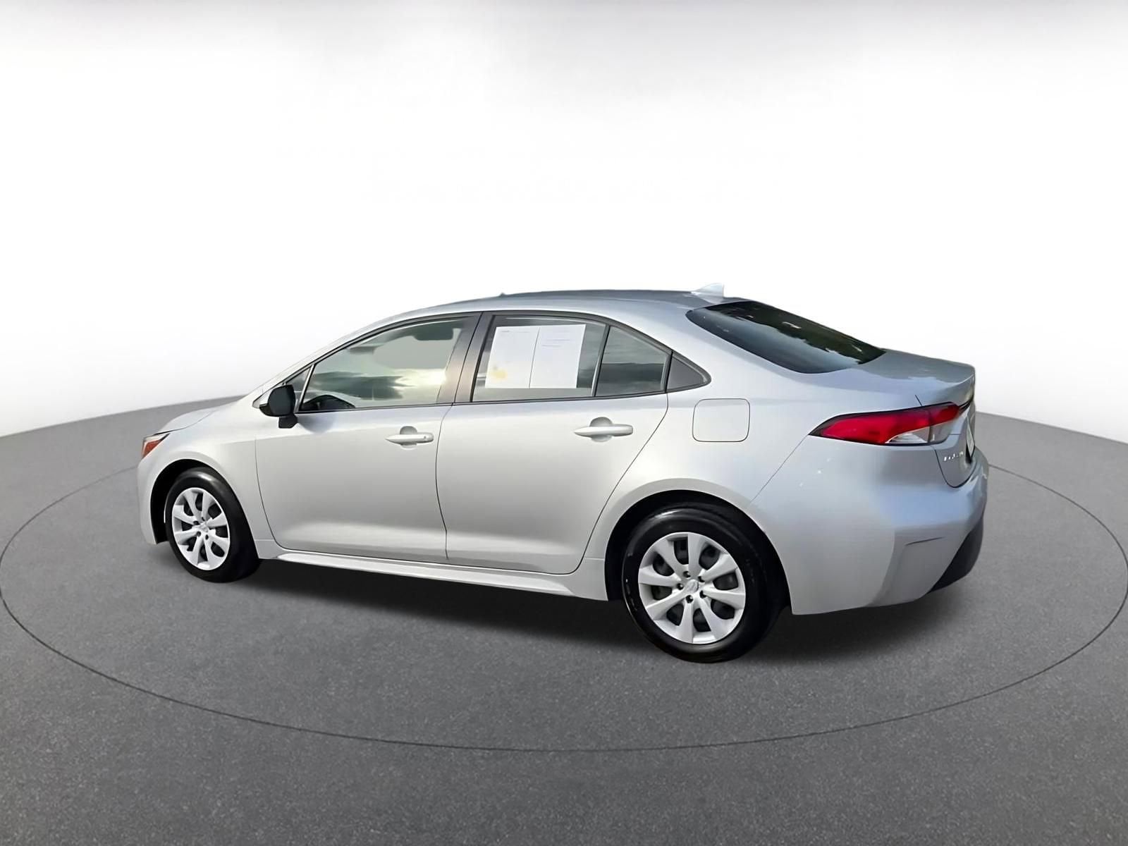 Thumbnail: 2025 Toyota Corolla - 10