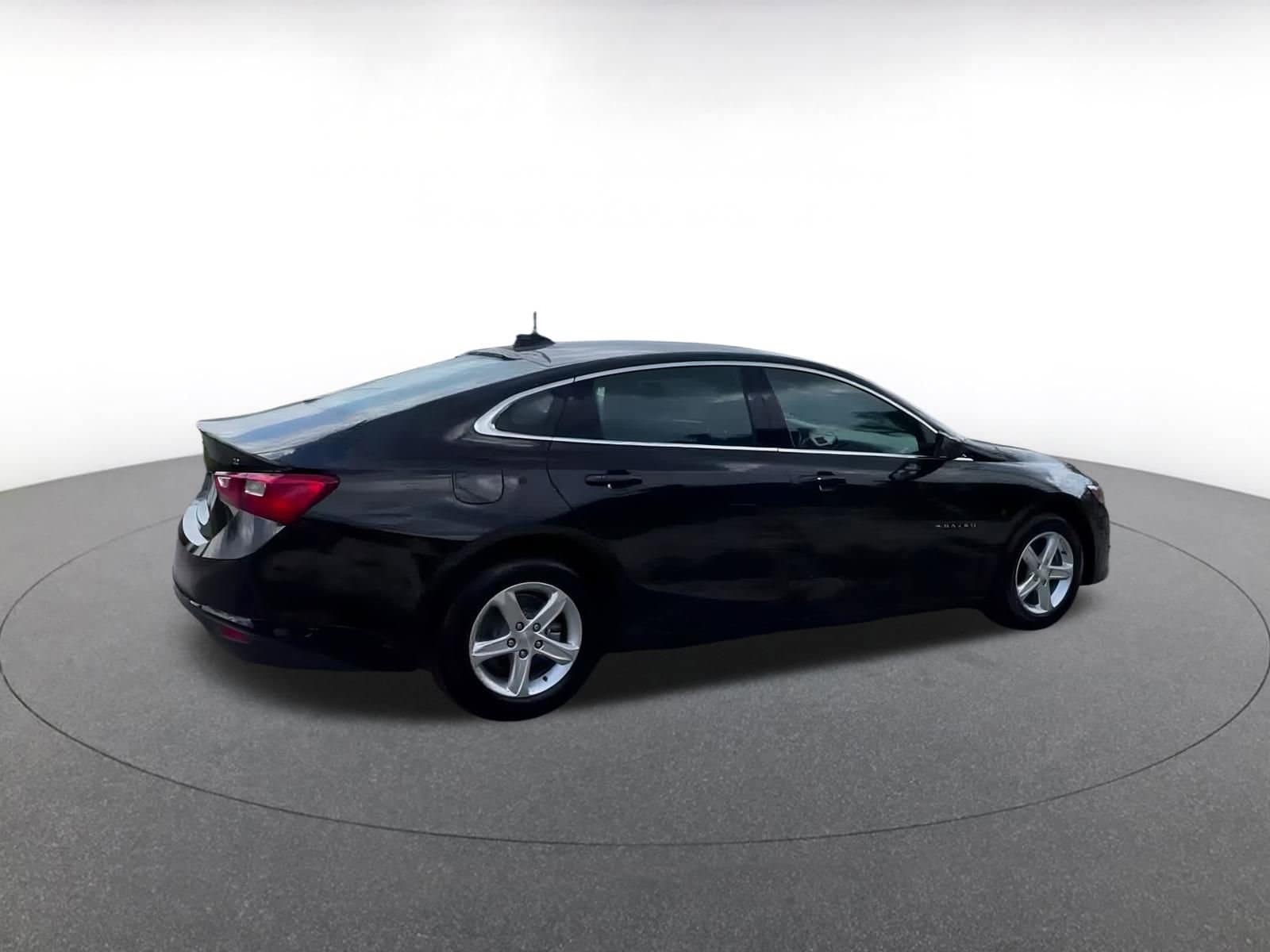 Thumbnail: 2023 Chevrolet Malibu - 13
