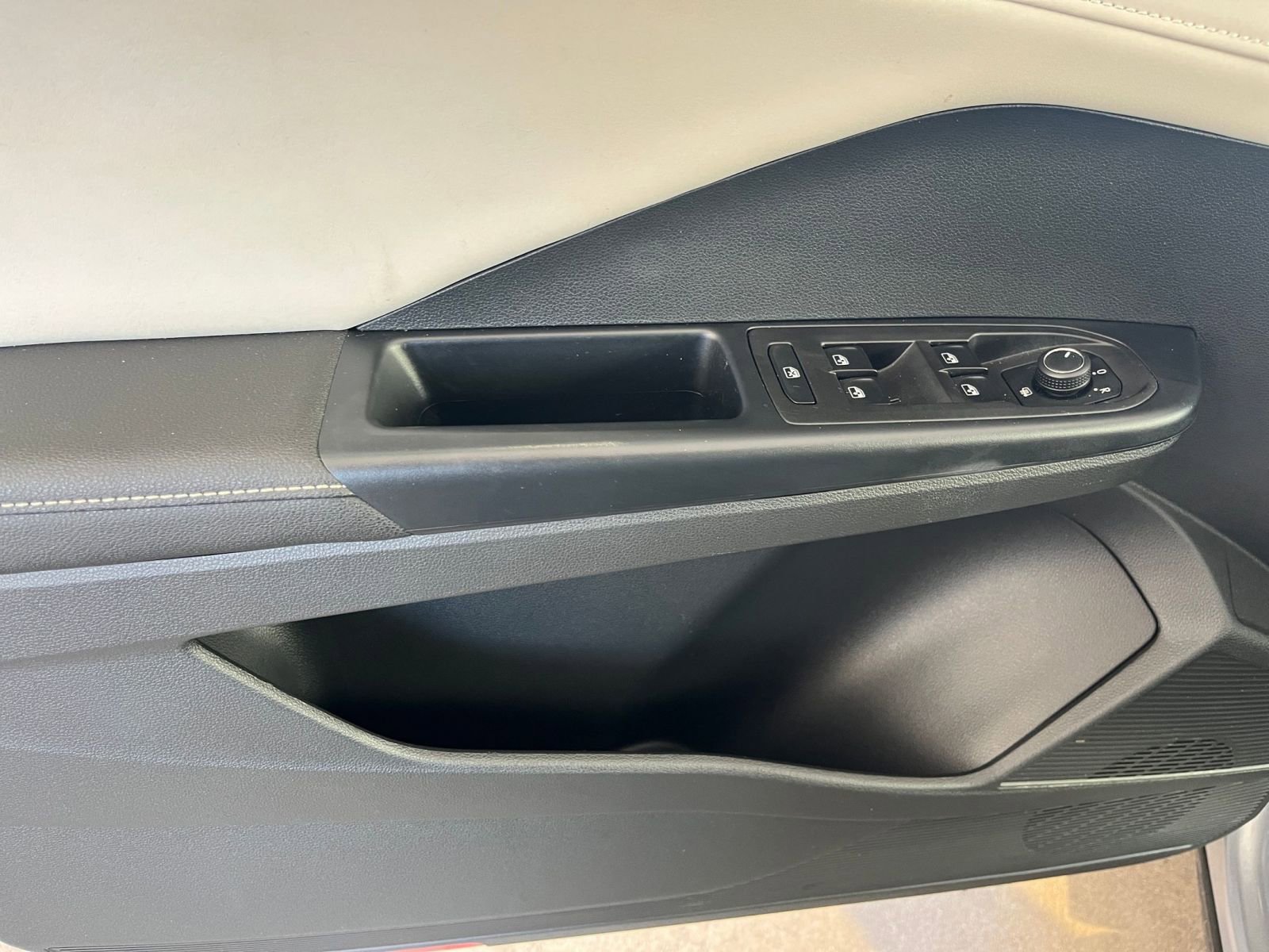 Thumbnail: 2025 Volkswagen Taos - 20