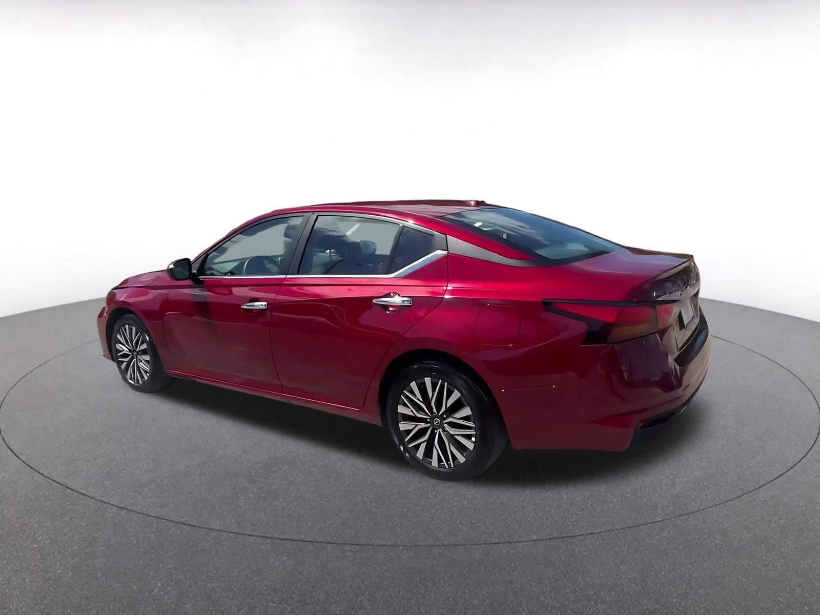 Thumbnail: 2025 Nissan Altima - 10