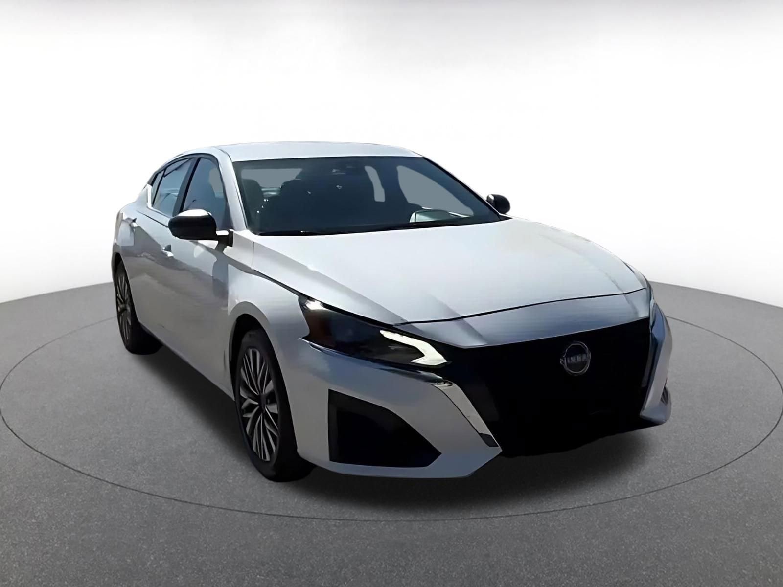 Thumbnail: 2025 Nissan Altima - 3