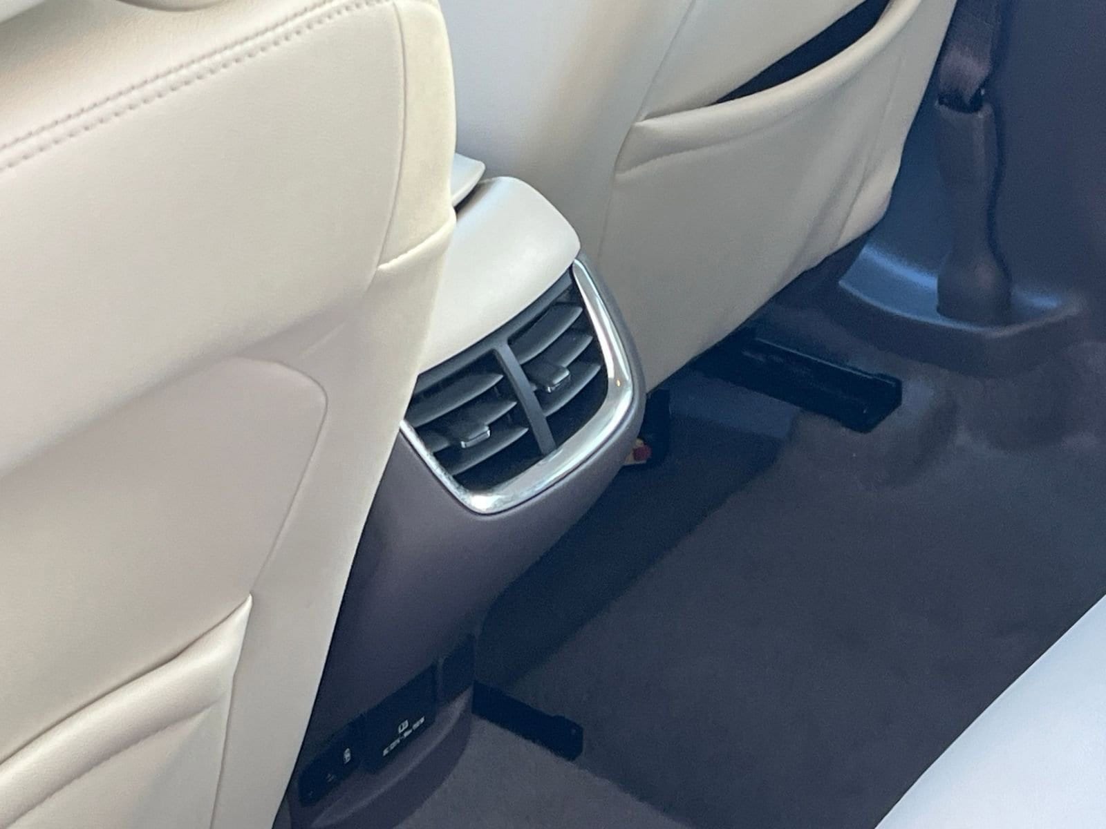 Thumbnail: 2024 Chevrolet Malibu - 24