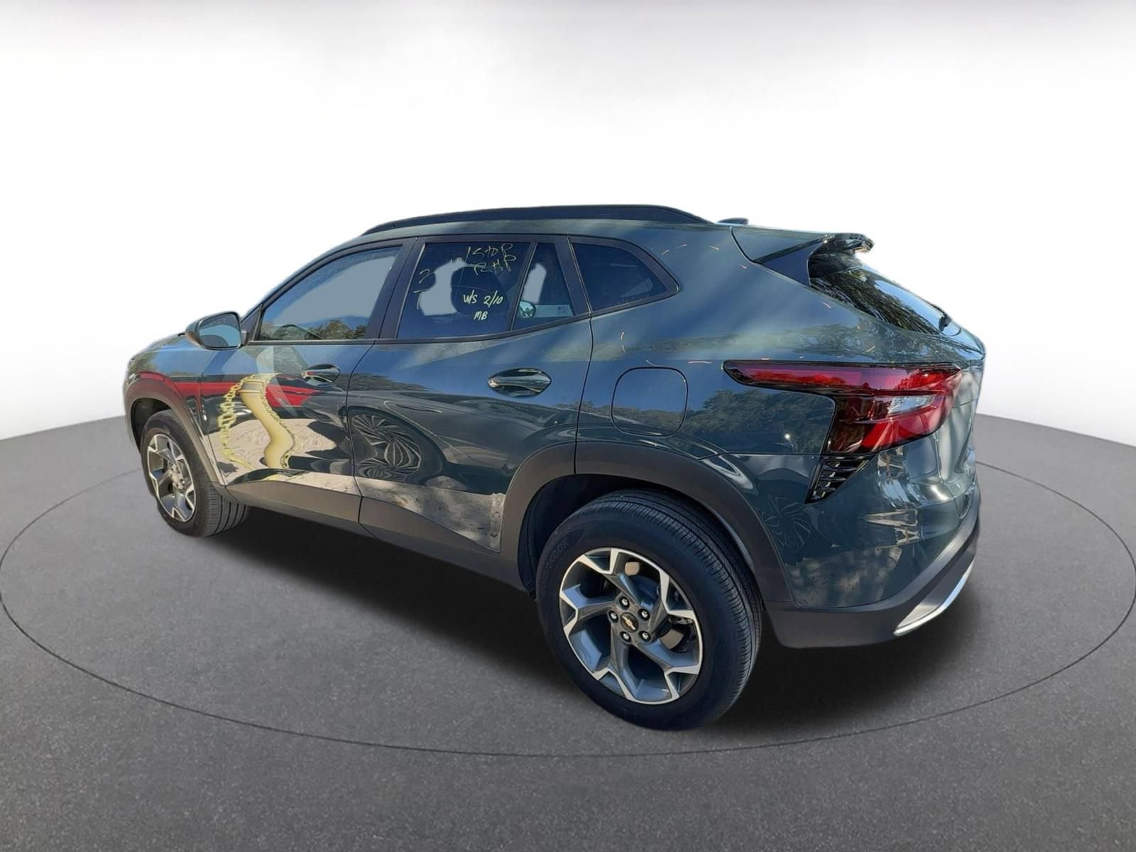 Thumbnail: 2025 Chevrolet Trax - 4