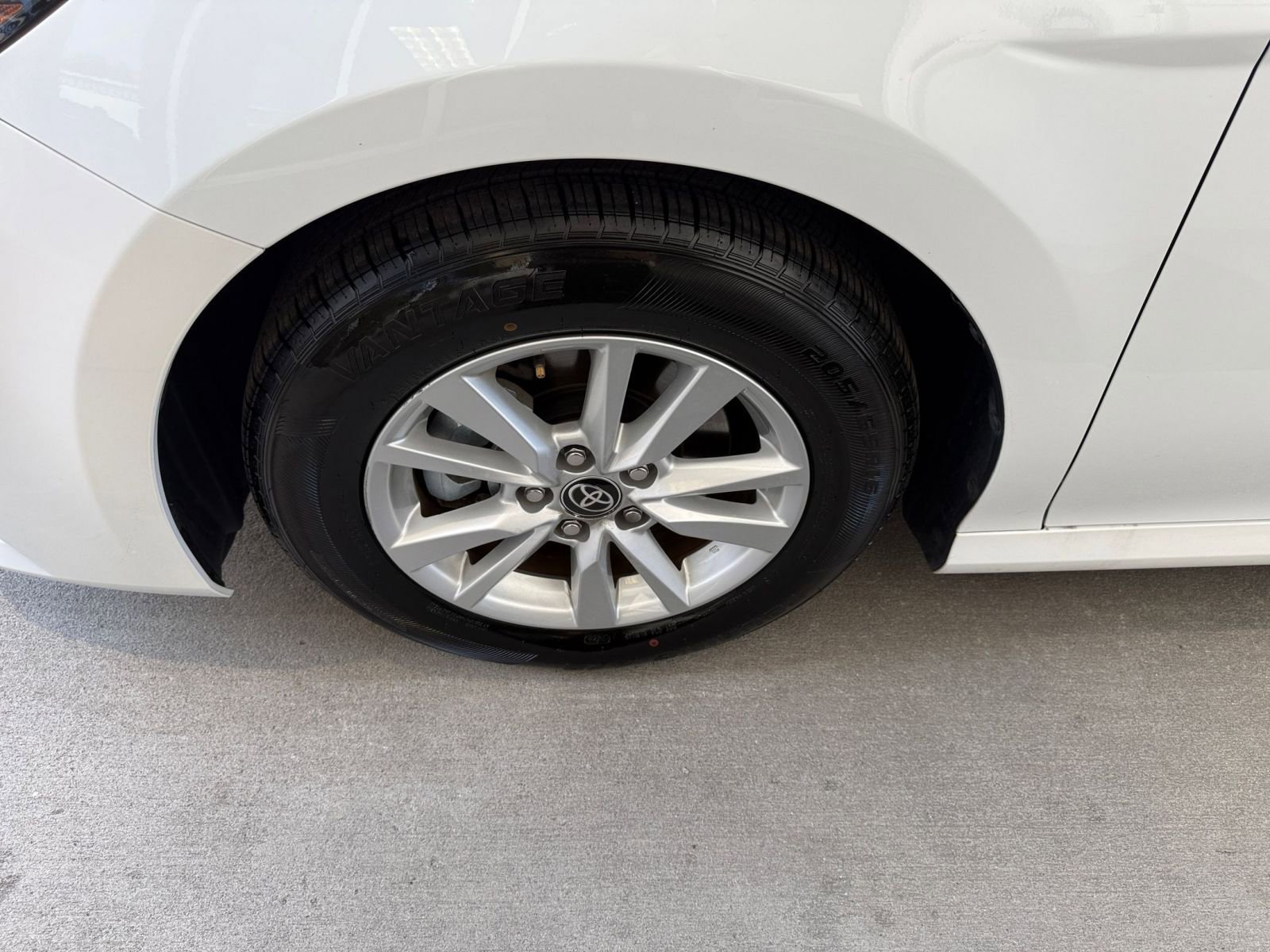 Thumbnail: 2025 Toyota Camry - 30