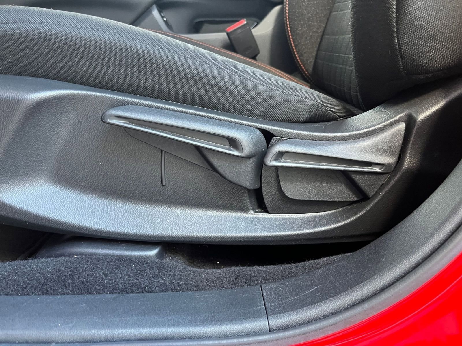 Thumbnail: 2025 Honda HR-V - 23
