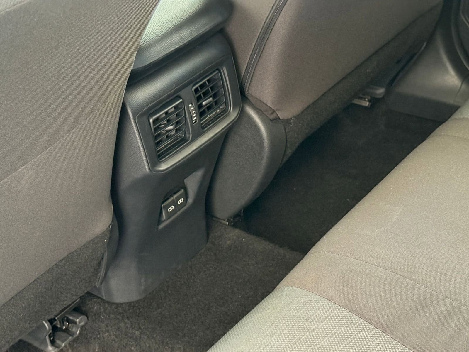 Thumbnail: 2025 Toyota RAV4 - 24