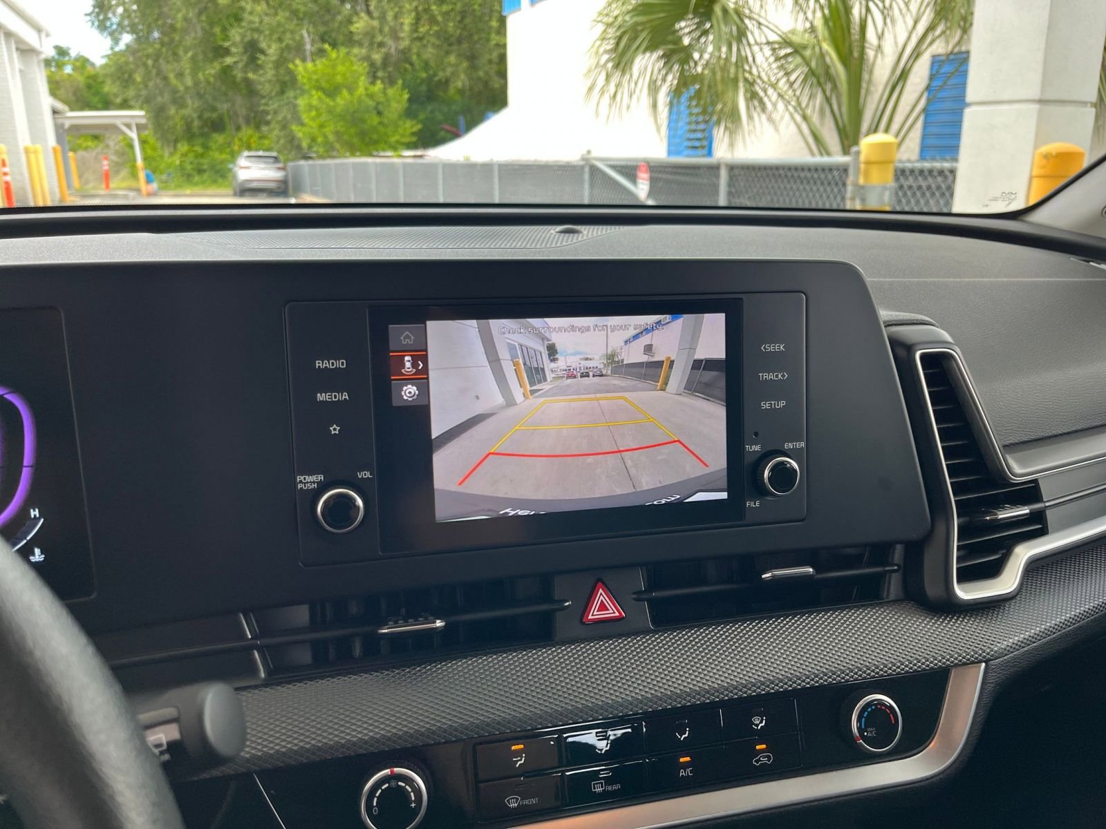 Thumbnail: 2025 Kia Sportage - 17