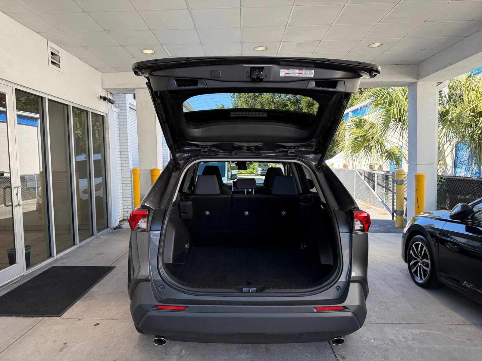 Thumbnail: 2025 Toyota RAV4 - 31