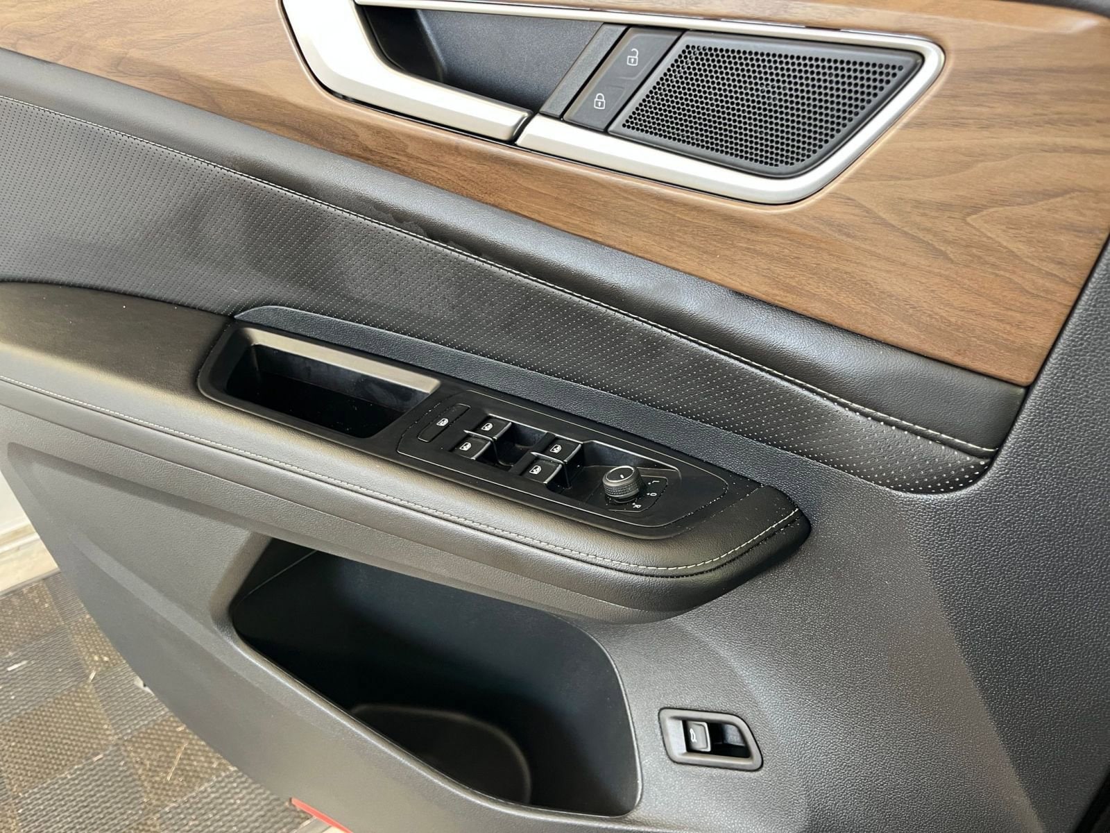 Thumbnail: 2025 Volkswagen Atlas - 20