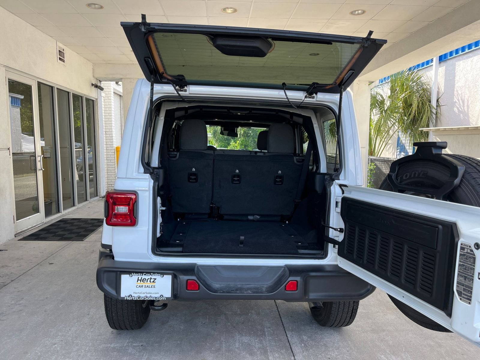 Thumbnail: 2025 Jeep Wrangler - 31