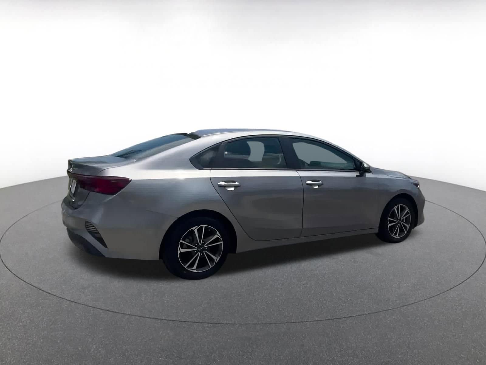 Thumbnail: 2024 Kia Forte - 13