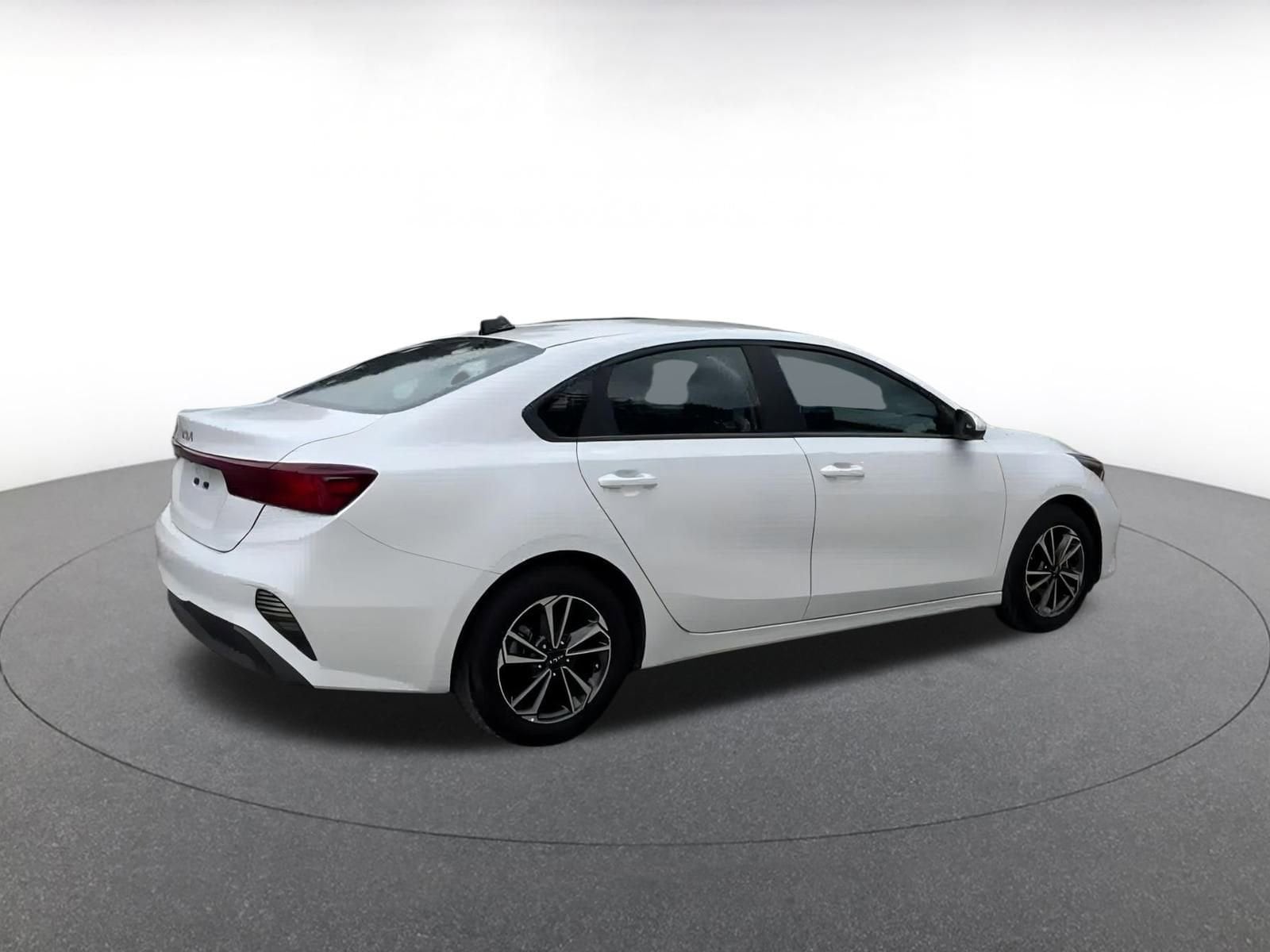 2024 Kia Forte LXS 13