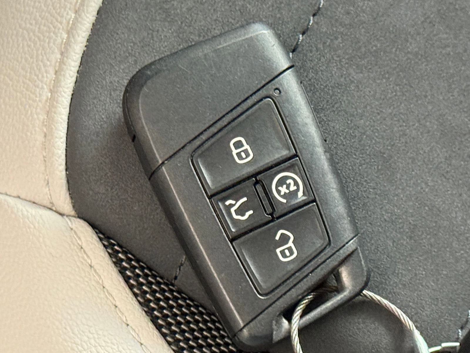 Thumbnail: 2025 Volkswagen Taos - 21