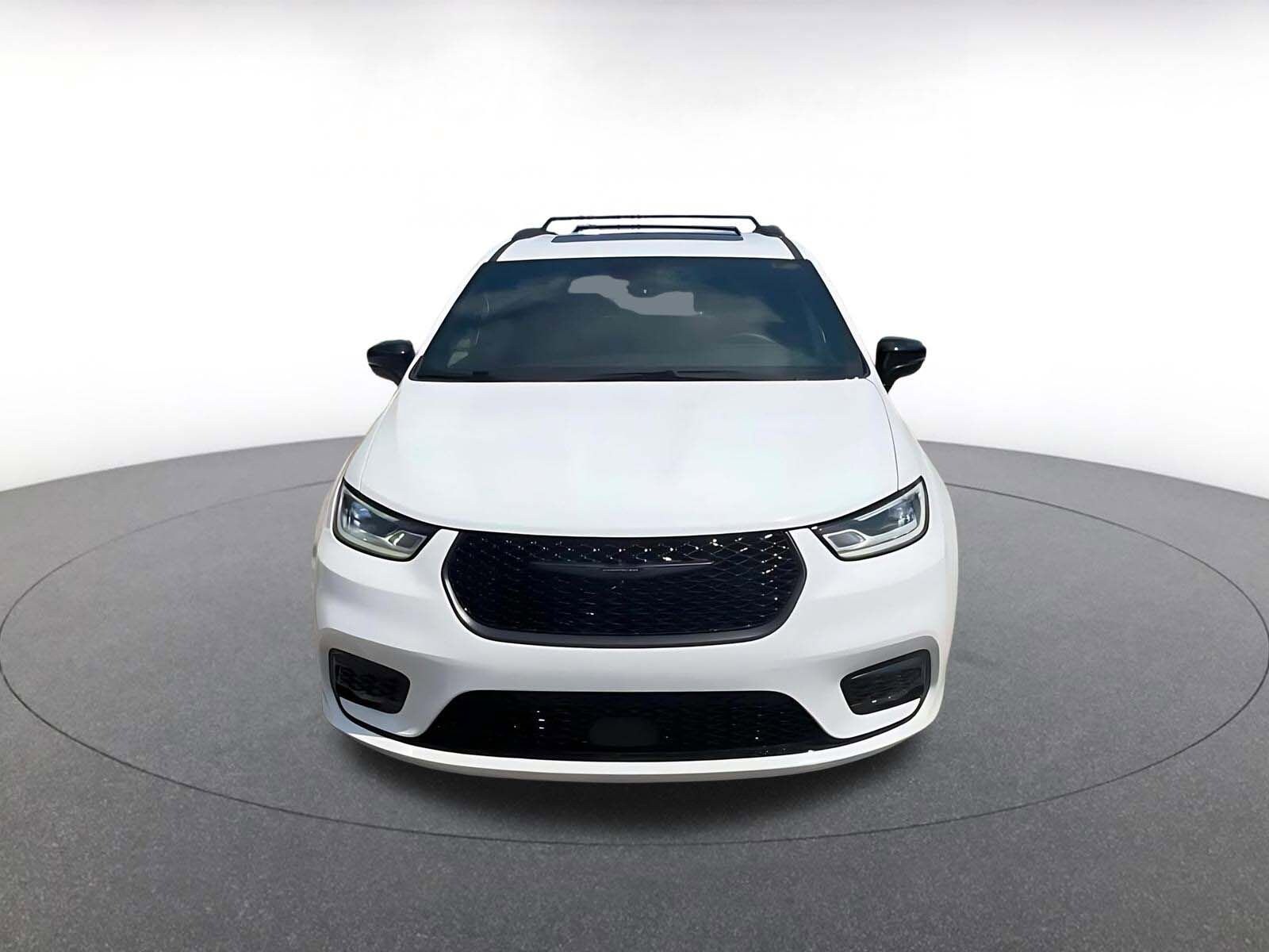 Thumbnail: 2025 Chrysler Pacifica - 4