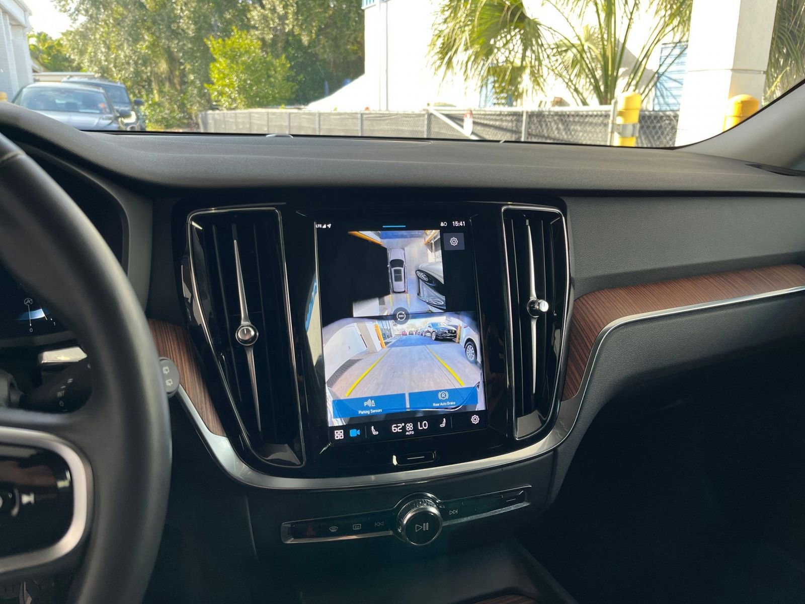 Thumbnail: 2025 Volvo S60 - 17