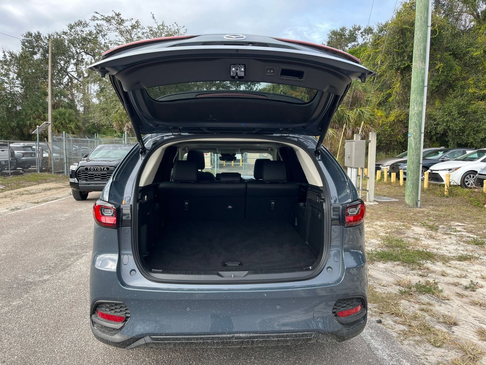 Thumbnail: 2025 Mazda CX-70 - 32