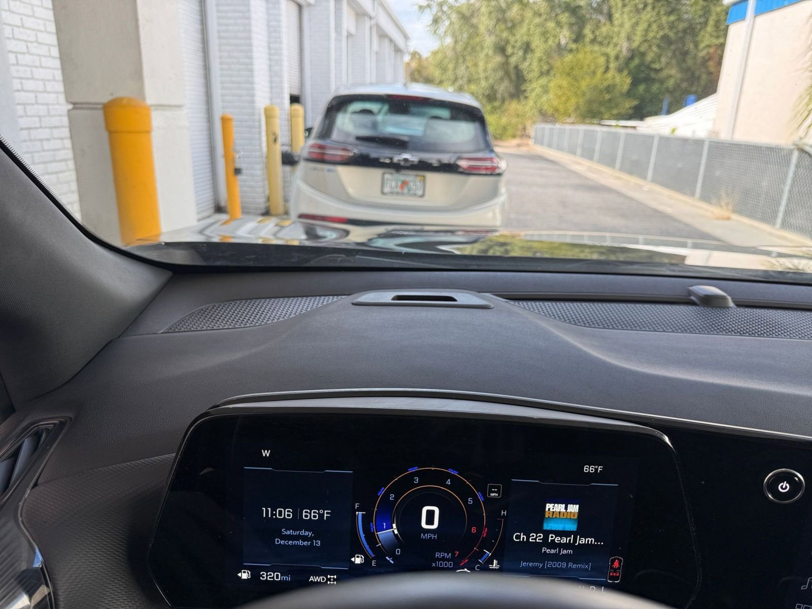 Thumbnail: 2025 Chevrolet Equinox - 32